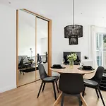 Daire Cozy Black & White In Center With Free Garage By Renters *