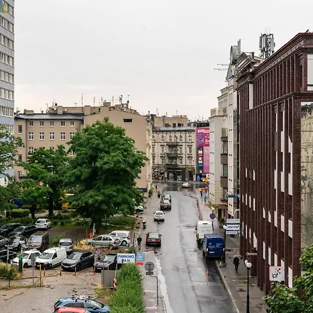 Cozy Black & White In Center With Free Garage By Renters * Poznań