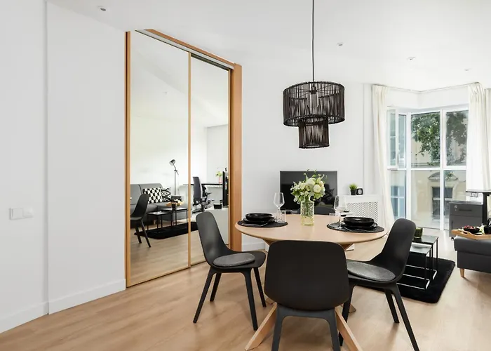 Appartamento Cozy Black & White In Center With Free Garage By Renters *