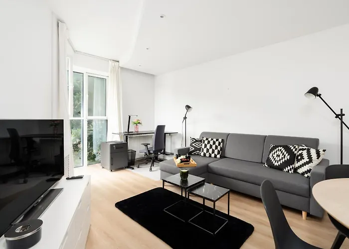 Cozy Black & White In Center With Free Garage By Renters Appartamento Poznań